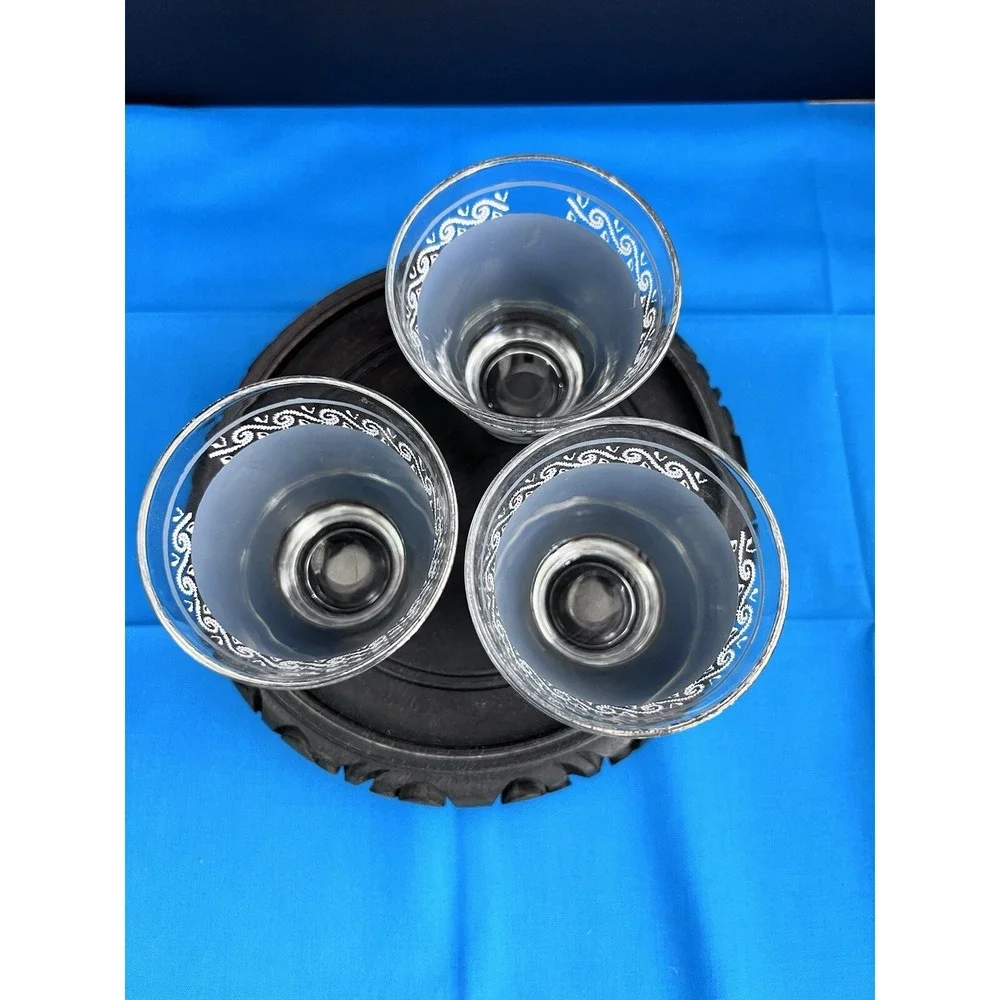 SET OF 3 WEDGEWOOD HAZEL ATLAS 2OZ ‎ GRAPES BLUE AND WHITE SHOT GLASSES (114)